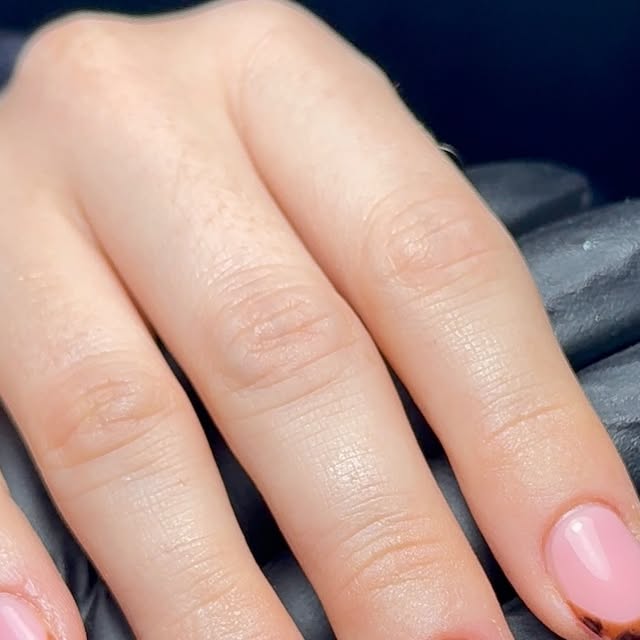Soft nude gel nails